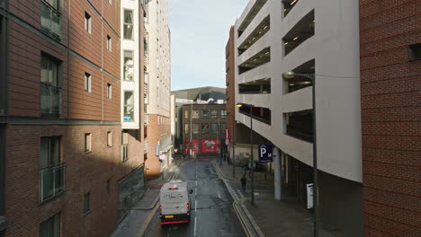 Descubra-Un-Liverpool-Silencioso:-Tomas-Aéreas-De-Sus-Calles-Deshabitadas.