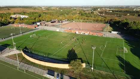 Luftaufnahme-Eines-Gepflegten-Sportkomplexes-In-Montpellier