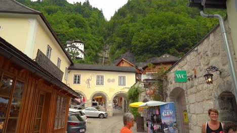 Straßen-Aus-Steinen-In-Hallstatt