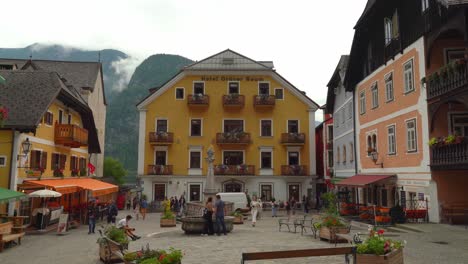 Wenn-Es-Ein-Dorf-Gibt,-Das-Österreich-Am-Besten-Verkörpert,-Dann-Ist-Es-Hallstatt