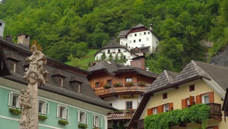 Beautiful-Wooden-Houses-Built-Upon-Mountain-Slope-in-Hallstatt