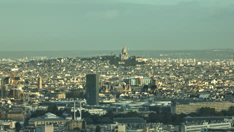 Paris-Montmartre-Aus-Der-Ferne-Luftaufnahme-Sonnenuntergang-Frankreich