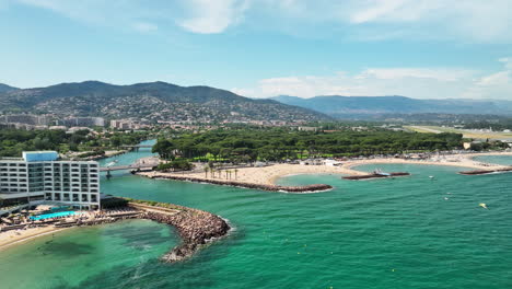 Beachfront-Bliss:-Aerial-View-of-Mandelieu-La-Napoule-Resort
