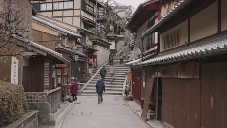 Sannenzaka-Stairs-in-the-famous-Higashiyama-district-in-Kyoto-with-few-tourists-during-COVID-19-pandemic
