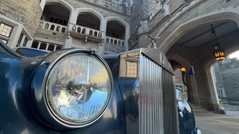 Close-up-of-Front-view-of-a-vintage-Rolls-Royce