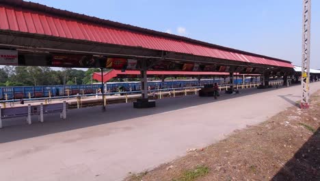 Kharagpur-Ist-Einer-Der-Längsten-Bahnhöfe-Indiens