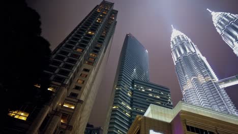 Typische,-Aber-Unterschiedliche-Redaktionelle-Ansicht-Der-Petronas-Twin-Towers,-Einst-Das-Höchste-Geschäftsgebäude-Der-Welt,-Derzeit-Aber-Das-Dritthöchste
