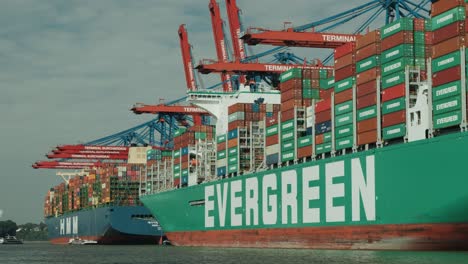 Evergreen-ship-docked-in-the-hamburger-hafen