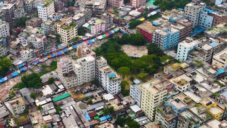 Luftaufnahme-Von-Farbenfrohen-Wohngebäuden-In-Dhaka,-Bangladesch