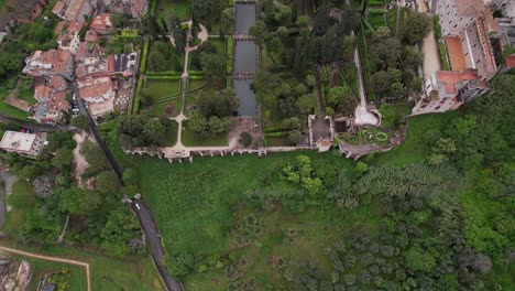 Reveal-high-angle,-Villa-d'Este-beautiful-Green-gardens-inside-Tivoli