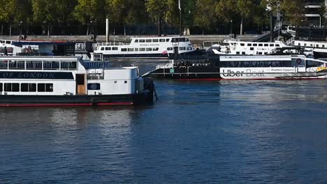 Reiten-Auf-Den-Thames-Clippers,-Uber-Boat,-London,-Vereinigtes-Königreich