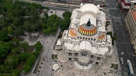 Viajes-Aéreos-Sobre-El-Palacio-De-Bellas-Artes-En-El-Centro-Histórico-De-La-Ciudad-De-México,-México