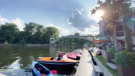 Berlin-in-Summer-with-Restaurant-at-Riverside-and-Boats-in-Spree