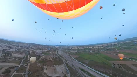 Viaje-En-Globo-Sobre-Capadocia-Pavo,-Globos-Coloridos,-Capadocia