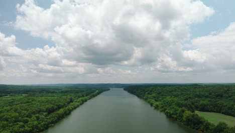 Scenery-Of-River-And-Lush-Vegetation-In-Mousetail-Landing-State-Park,-Linden,Tennessee,-USA---aerial-shot