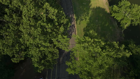 Scenic-Spadra-Park-With-Lush-Vegetation-In-Clarksville,-Arkansas,-USA---aerial-drone-shot
