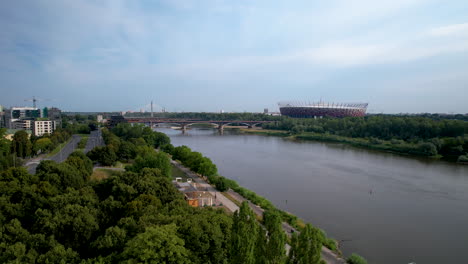 Nationalstadion-In-Warschau,-Gebaut-Für-Den-Fußball-Europameisterschaft-2012-über-Der-Weichsel