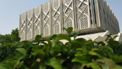 Exterior-Del-Edificio-Del-Museo-Nacional-De-Historia,-Punto-De-Referencia-De-Tashkent,-Capital-De-Uzbekistán