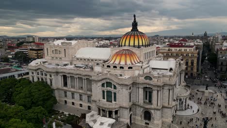 Drone-Exploration-of-Palacio-de-Bellas-Artes,-historical-Center,-Mexico-City