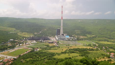 Weitwinkelaufnahme-Des-Kohlebetriebenen-Kraftwerks-Plomin-In-Kroatien