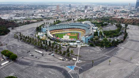 Weitwinkel-Drohnenaufnahme-Des-Dodger-Stadions-Nach-Dem-Hurrikan-Hilary-Storm-In-Los-Angeles