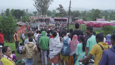 The-crowd-of-Hindu-devotees-approaching-a-junction-while-taking-on-foot-journey-around-the-spiritual-mountain-of-Brahmgiri-in-Trimbakeshwar