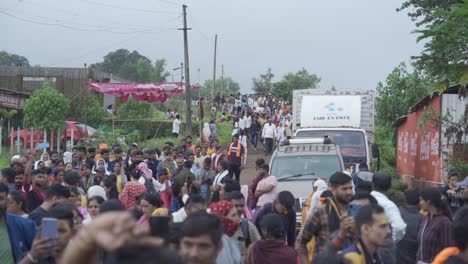 The-crowd-of-Hindu-devotees-approaching-a-junction-while-taking-on-foot-journey-around-the-spiritual-mountain-of-Brahmgiri-in-Trimbakeshwar
