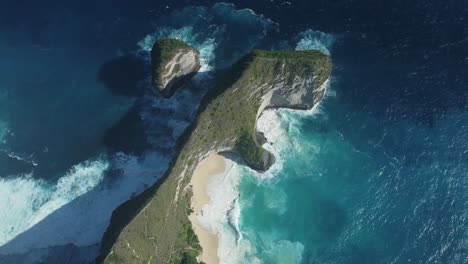 Majestic-Kelingking-Beach:-Aerial-4K-Drone-Footage-of-the-Iconic-T-Rex-Cliff,-Bali