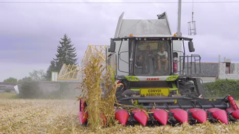 Combine-harvester-at-work-during-wheat-harvest