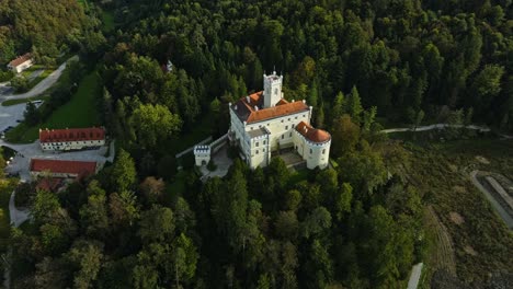 Trakoscan-Castle-In-Zagorje-Region,-Croatia---aerial-drone-shot