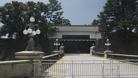 Changing-of-the-guard-at-Seimon-Ishibashi-bridge-outside-the-Japanese-Imperial-palace