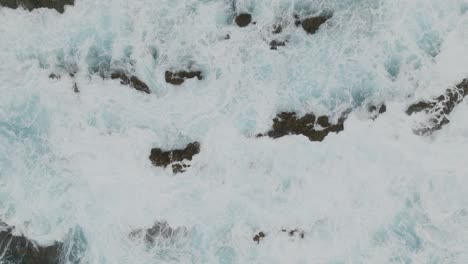 Dangerous-Ocean-waves---topshot-aerial-drone-shot