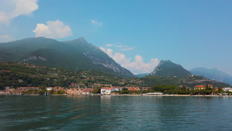 Moving-away-from-the-coast-line-revealing-the-scenic-mountains-at-Lake-Garda
