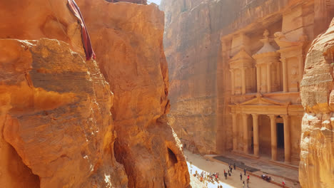 Panning-shot-of-the-ruins-of-The-treasury-from-a-viewpoint-in-Petra