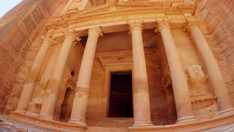 Primer-Plano-De-Las-Antiguas-Ruinas-Del-Tesoro-En-Petra,-Jordania