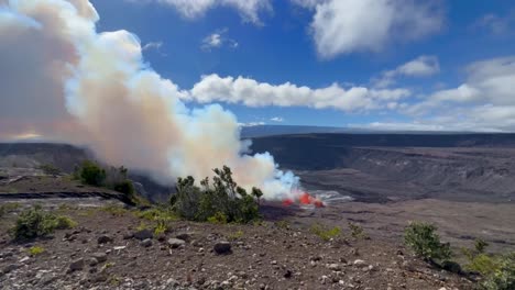 Filmischer-Weitwinkelschwenk-Der-Lava,-Die-Nur-Wenige-Minuten-Nach-Beginn-Des-Ausbruchs-Im-September-2023-Auf-Der-Insel-Hawaii-Aus-Dem-Kilauea-Spuckt