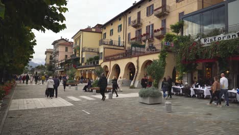 Tourists-Visiting-Bellagio-Town-near-Lake-Como