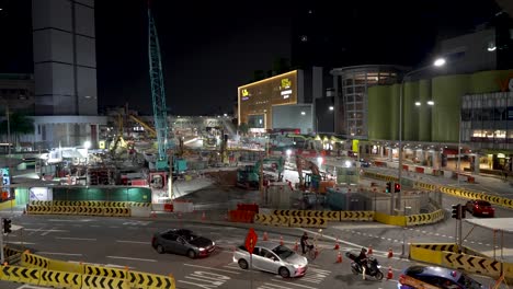Vista-Nocturna-Del-Sitio-De-Construcción-Frente-A-La-Estación-Novena-En-El-Proyecto-Del-Corredor-Norte-Sur-En-Singapur