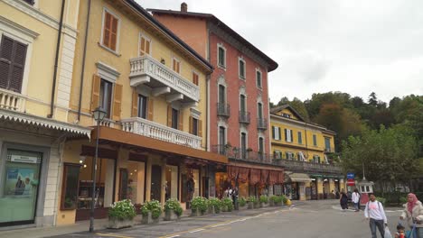 Farbenfrohe-Villen-In-Der-Stadt-Bellagio-In-Der-Nähe-Des-Comer-Sees