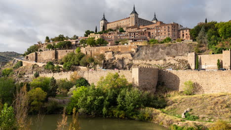Timelapse-De-Primer-Plano-De-La-Ciudad-Imperial-De-Toledo,-España
