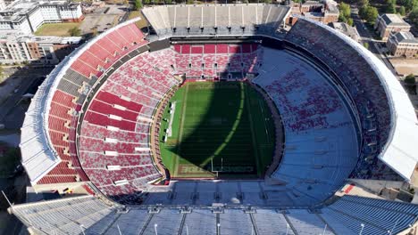 Retirada-Aérea-Sobre-El-Estadio-Bryant-Denny-En-Tuscaloosa-Alabama