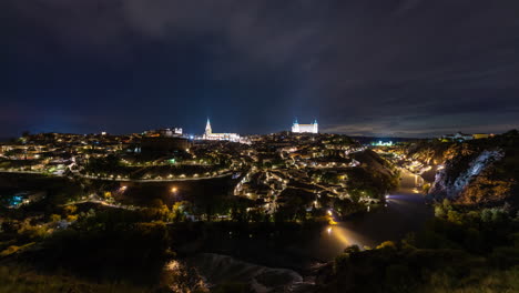 Panorama-Zeitraffer-Der-Kaiserstadt-Toledo-Bei-Nacht