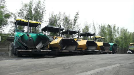 Pneumatic-Asphalt-Paver-Finisher-is-used-to-spread,-level-and-compact-hotmix-asphalt-mixtures-to-make-base,-binder-and-surface-layers-for-asphalt-road-construction