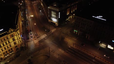 Bufetes-De-Abogados-Y-Salón-De-Baile-En-Una-Importante-Intersección-Del-Centro-De-Helsinki.