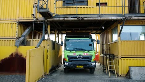 Process-of-pouring-aggregate-on-a-truck