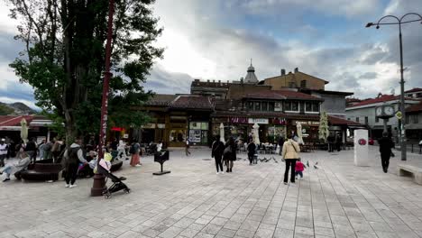 Sarajevo:-Teleobjetivo,-Baščaršija,-Río-Miljacka,-Monumentos,-Cultura-Del-Café,-Exploración-De-Calles,-Poca-Luz,-Fuente-Sebilj,-Casco-Antiguo,-Paseos-Por-El-Bazar