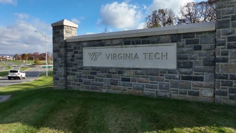 Virginia-Tech-Willkommensschild