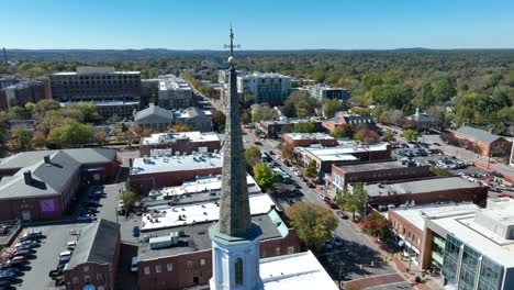 Chapel-Hill,-North-Carolina-aerial-establishing-shot