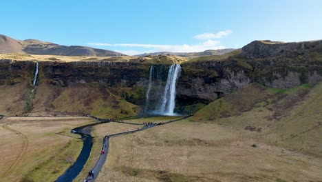Cascada-De-Seljalandsfoss-En-Islandia-Imágenes-De-Drones-4k