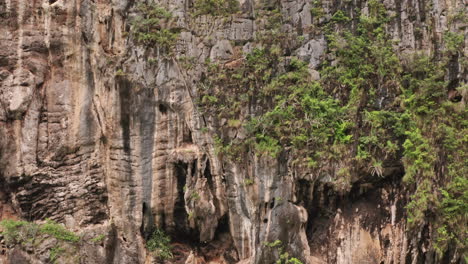 Aerial-View-of-Limestone-Cliffs-and-Karst-Mountains-in-Krabi,-Thailand